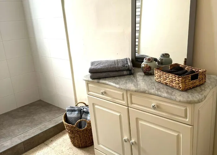 St Pauls Bay House With 5 Bedrooms